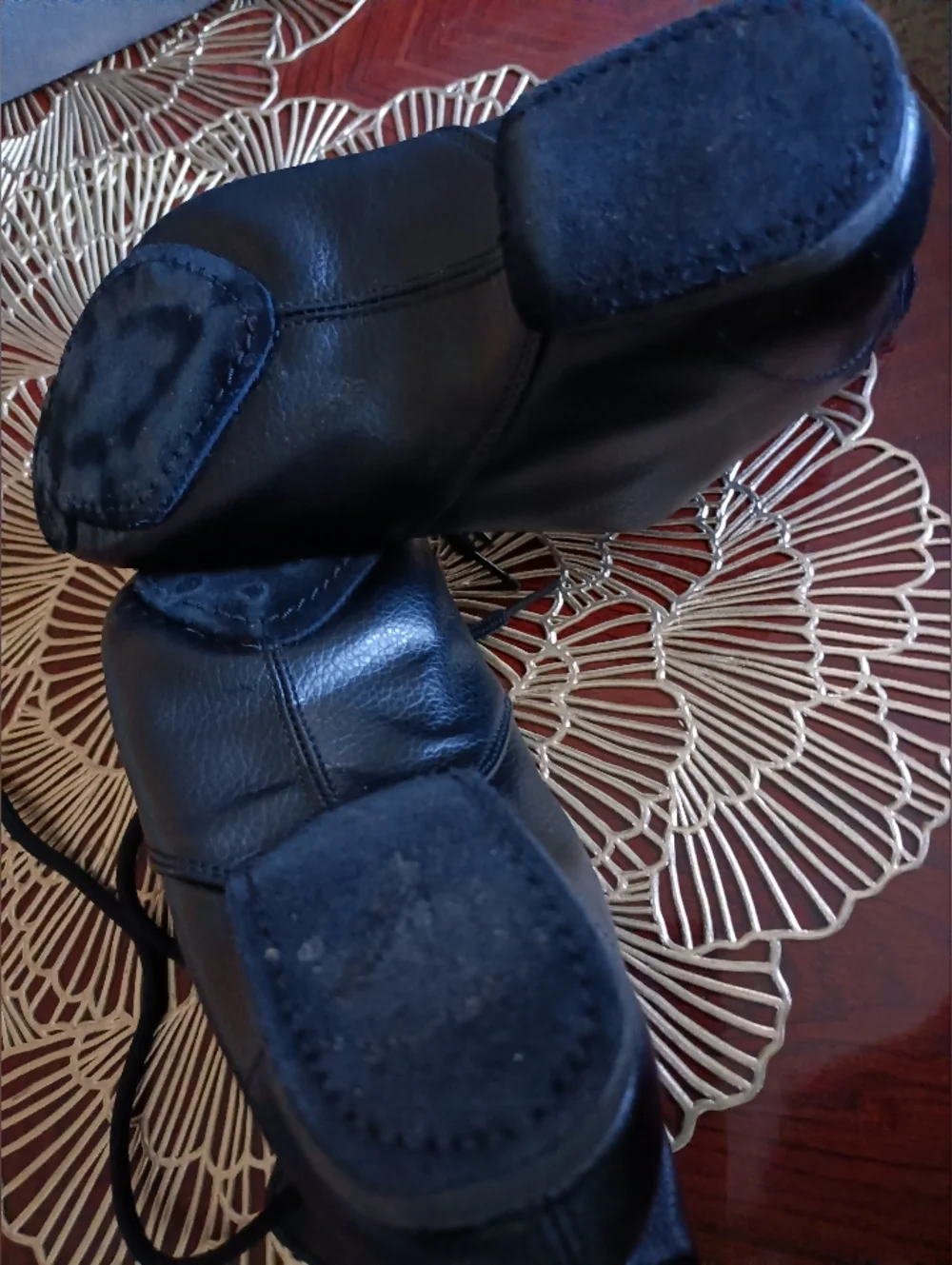Black Lace-up Ballet Flats Black Soft Leather Shoes/Boots, like new, size 2Y